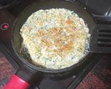 Foto del paso 2 de la receta Bocadillo de tortilla francesa con zanahoria y jamón serrano