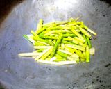 鵝油蘆筍彩椒炒軟絲（創意料理）的食譜步驟2照片