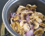A picture of step 3 of Mushroom Walnut soup.