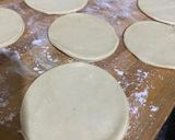 A picture of step 5 of Burger Pies.