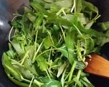 Foto langkah ke 3 dari resep Tumis Kangkung Praktis.