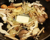 Foto del paso 5 de la receta: Tallarines frescos con variado de setas en salsa blanca