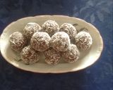 Meggyes kókuszgolyó recept fázis 6 fotója