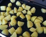 A picture of step 4 of Herb Roasted Potatoes.