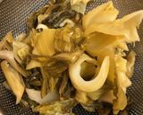 Hình bước làm 2 của món Lòng non xào cải chua
