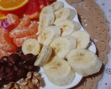 Une image de l'étape 2 de Assiette composée de fruits frais coupés et fruits a coque 🍴.