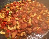 Foto langkah ke 3 dari resep Spicy Caramel Chicken .