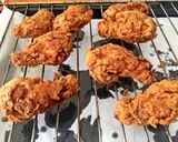 Foto langkah ke 4 dari resep Buttermilk Fried chicken .