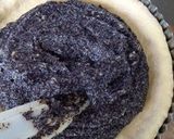 A picture of step 17 of Mohnkuchen mit Streusel (German Poppy Seed Cake).