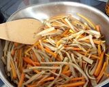 A picture of step 3 of Kinpira Gobo (Spicy Burdock Root and Carrot Stir-fry).