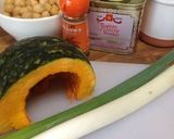 A picture of step 1 of Easy Chickpea and Kabocha Squash Curry.