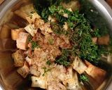 A picture of step 5 of Semmelknödel (German Bread Dumplings).