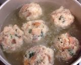 A picture of step 9 of Semmelknödel (German Bread Dumplings).