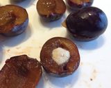 A picture of step 8 of Zwetschgenknödel (Plum-stuffed Potato Dumplings).
