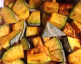 A picture of step 3 of Roasted Winter Squash with Cinnamon and Nutmeg.