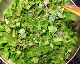 A picture of step 3 of Kale and Eggs with Tarragon.
