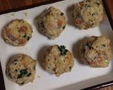 A picture of step 8 of Semmelknödel (German Bread Dumplings).