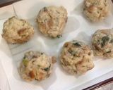 A picture of step 10 of Semmelknödel (German Bread Dumplings).