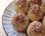A picture of step 15 of Zwetschgenknödel (Plum-stuffed Potato Dumplings).