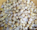 A picture of step 2 of Chickpea Chilli Rice.