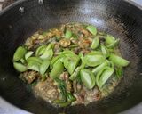 Foto langkah ke 6 dari resep Tumisan Kerang Dara Tomat Cabe Hijau.