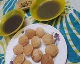 A picture of step 5 of Pani puri.