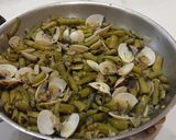 Foto del paso 5 de la receta Habas con Almejas