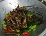 Foto langkah ke 4 dari resep Gesek/ikan asin pedas manis.