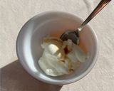 Joghurt Bowl mit nativem Olivenöl extra Rezeptschritt 2 Foto