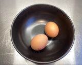 A picture of step 1 of Thai omelette (Kai Jeow).