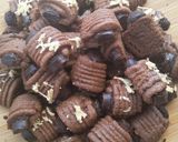 Foto langkah ke 7 dari resep Kue Kering Coklat Stik.