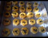 Foto langkah ke 5 dari resep Salted egg yolk cookies (cookies telor asin).