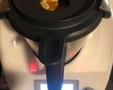 Foto del paso 5 de la receta: Salsa del Grandpa (chile con queso)