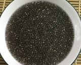 Hình bước làm 2 của món Thạch rau câu với hạt chia