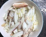 Hình bước làm 3 của món Miến xào hải sản.