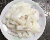 Hình bước làm 2 của món Miến xào hải sản.