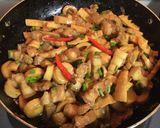 Hình bước làm 5 của món Măng kho thịt