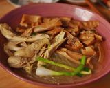 Hình bước làm 4 của món Miến măng gà xé ngày mưa