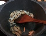 Hình bước làm 1 của món Canh rau ngót nấu thịt ghẹ