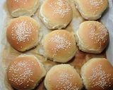 Foto langkah ke 4 dari resep (Sourdough Discard) Mini Burger Buns.