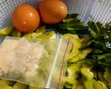 Hình bước làm 1 của món Khổ qua xào trứng