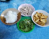 รูปขั้นตอนการทำที่ 1 ของ ข้าวต้มเครื่อง2 🌾🐖🥬