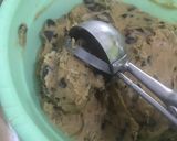 Foto langkah ke 4 dari resep Chewy Chocolate Cookies (2).