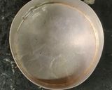 A picture of step 5 of Oreo biscuit chocolate cake.
