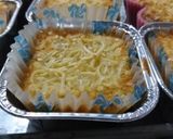 Foto langkah ke 5 dari resep Muffin Keju tanpa mixer.