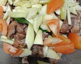 Foto langkah ke 4 dari resep Garang asem,atau oblok2 jeroan ayam.