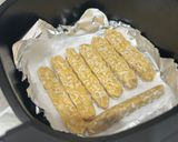Hình bước làm 2 của món Bánh Hỏi Tempeh Cuốn Lá Lốt Chay