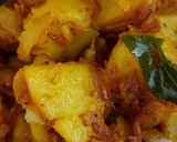 आलू की सूखी सब्जी (Aloo ki sukhi sabzi recipe in Hindi) रेसिपी चरण 2 फोटो
