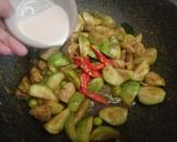 รูปขั้นตอนการทำที่ 3 ของ แกงเขียวหวานไก่ผัดแห้ง
