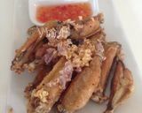 รูปขั้นตอนการทำที่ 5 ของ ปีกไก่ทอดเกลือ deep-fried chicken middle wings